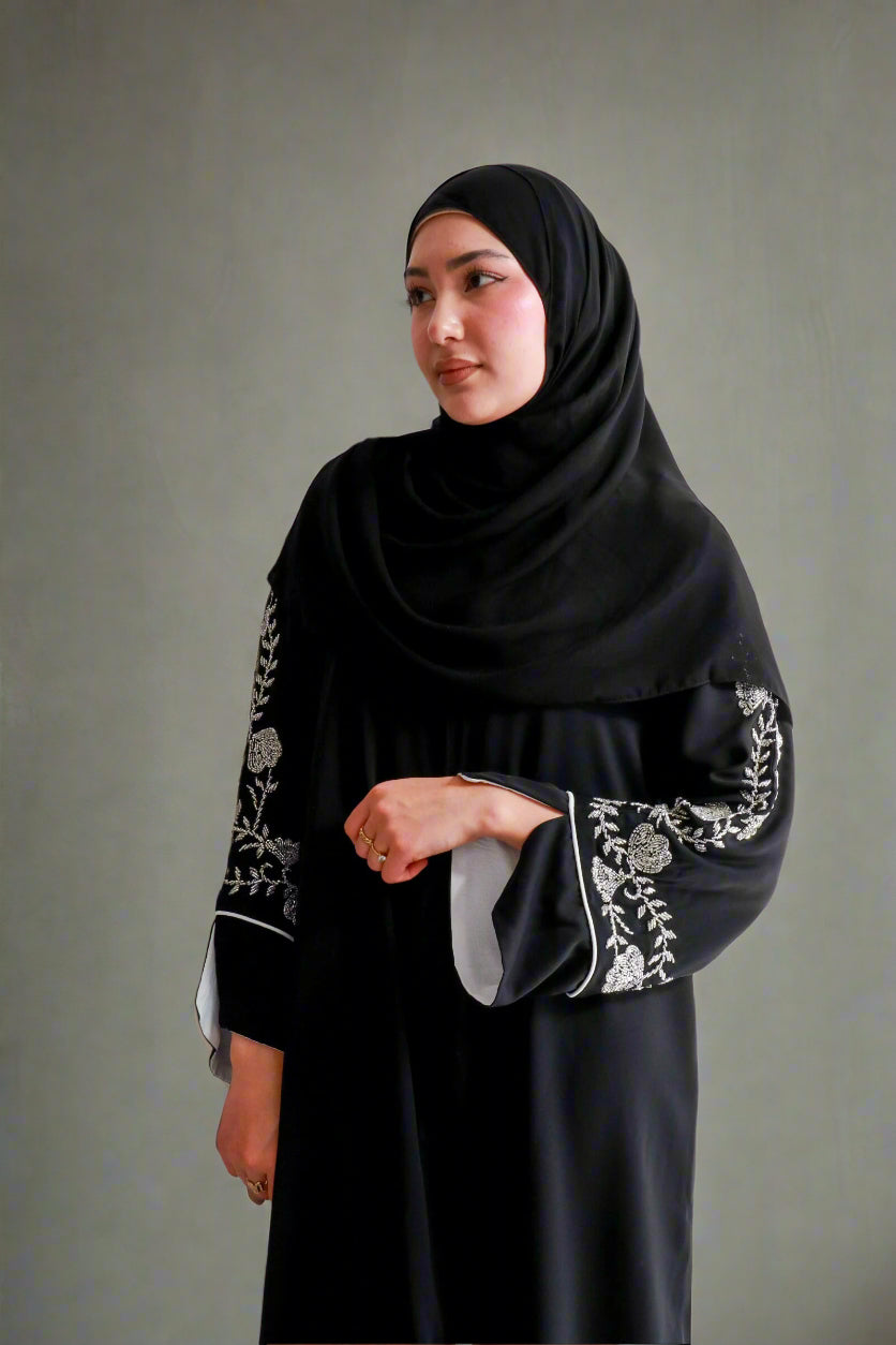 Muna Abaya