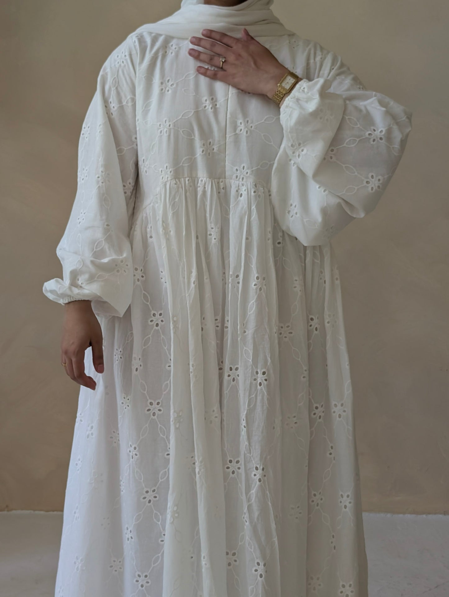 Luna Abaya-White Florals