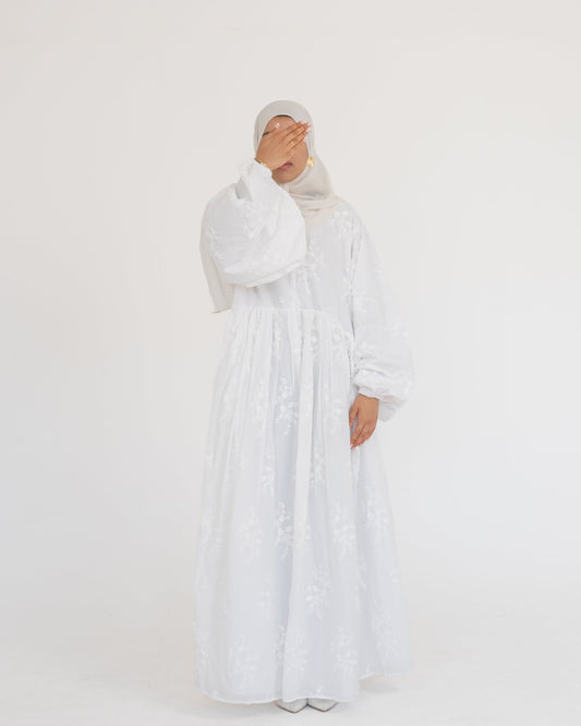 Luna Abaya- White Vines